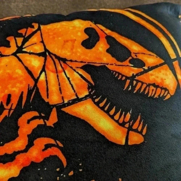 Universal Studios Jurassic World Fallen Kingdom T.Rex Lava Pillow 14x14 Rare - Picture 4 of 6